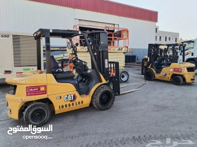 تاجير رفعات شوكيه وافضل الاسعار تحميل وتنزيل جميع انواع البضائع نقل البضائع خدمه 24 ساعه