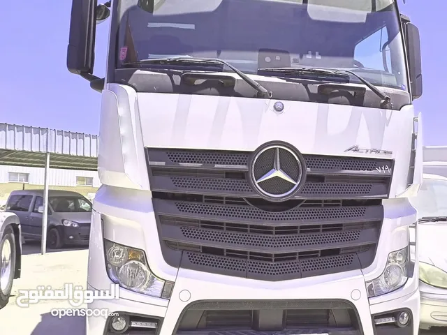 Tractor Unit Mercedes Benz 2018 in Zarqa