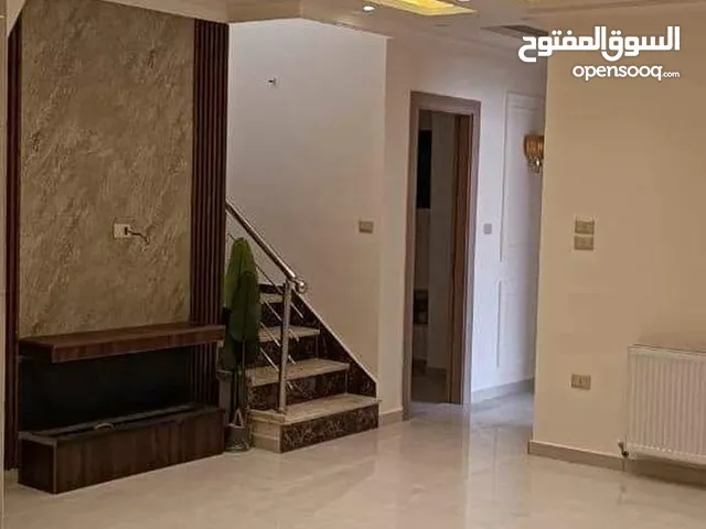 طابق اخير مع روف دوبلكس فاخر جديد لم يسكن لقطه تشطيبات فندقية للبيع في اجمل وارقى مناطق تلاع العلي