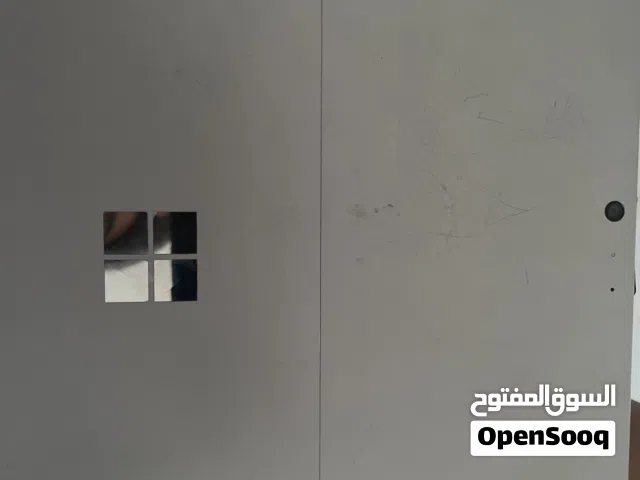 Windows 10 pro.  46GB.   Model 2024