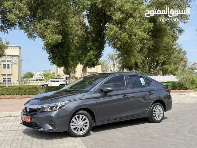 Sedan Honda in Muscat