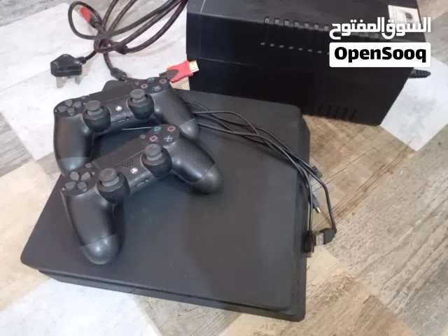بلاي4 اخو الجديد مستعمل مرة واحدة (ps4) نضيف اليدات سليمة الكيبلات سليمة كانما جديد وياه قرصين هدية