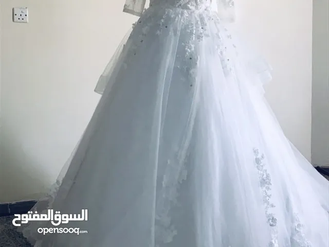 فستان زفاف للبيع  