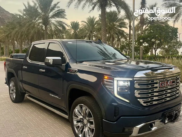 Used GMC Sierra in Fujairah