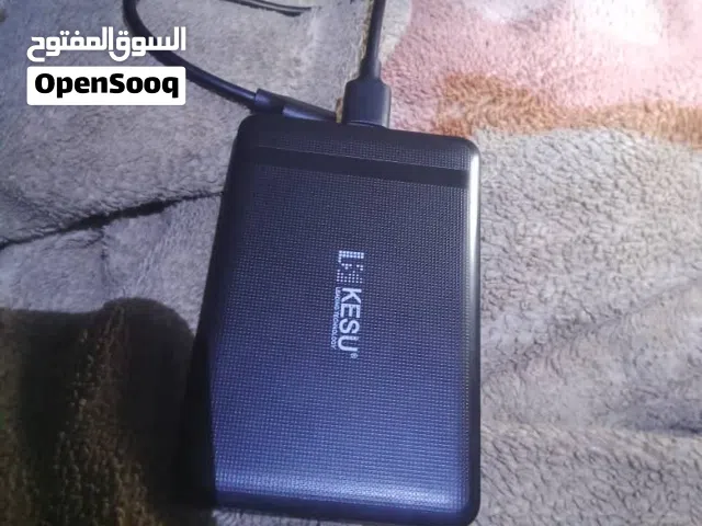 هرد خارجي معه كيس حقه