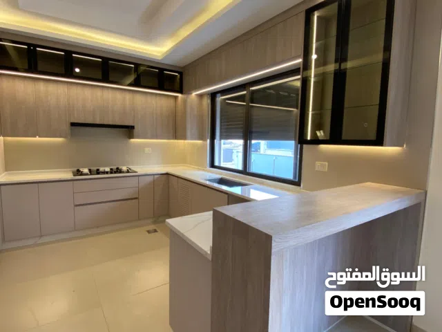 شقة جديدة - لم تسكن - 4نوم 2ماستر - 205م - موقع مميز / الكرسي
