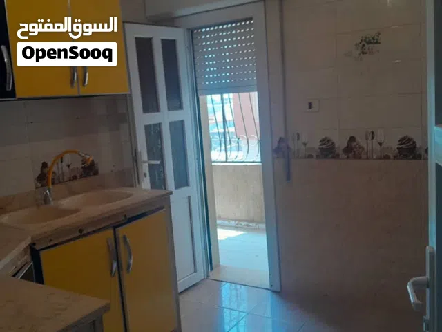 شقة للإيجار طريق الشوك شارع جامعة افريقيا مقابل مستشفي السكر دور تالت بالمصعد بسعر 1600 مقدم تلات اش
