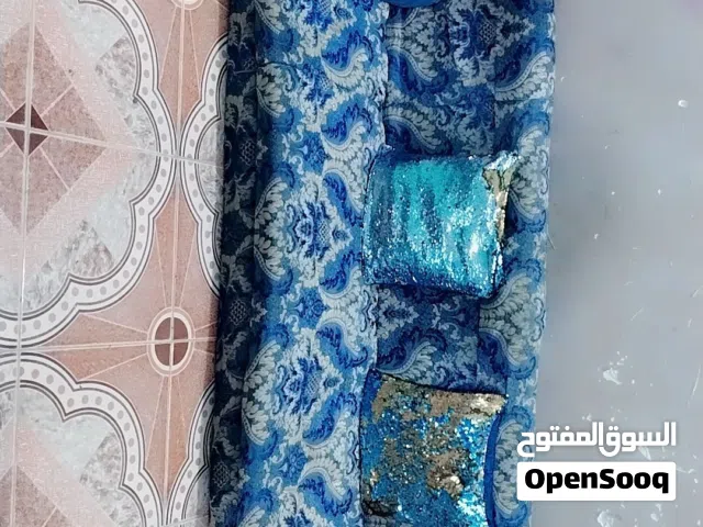 كعده عربيه للبيع قياسها 2 كبار ثلاثيه 3 زغار ثنائيه 2 زاويه و4 تكيات للاستفسار يرجى مراسله الرقم