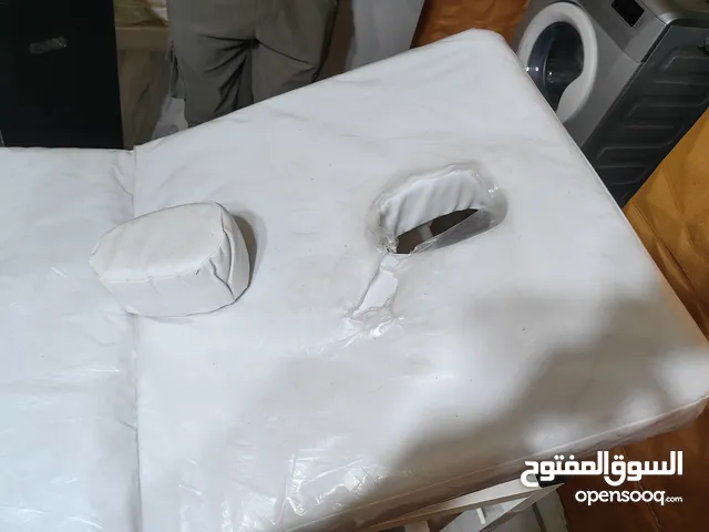 سرير كشف طبي وصوبة غاز مستعملين للبيع