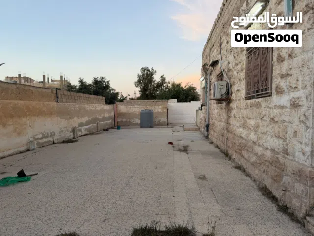 150 m2 3 Bedrooms Villa for Sale in Zarqa Russayfah