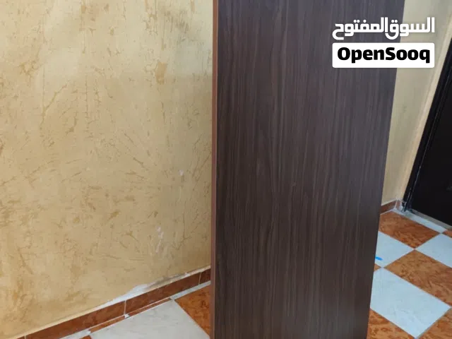 ترابيزة طعام أو دراسة أرضية بحالة ممتااااازة