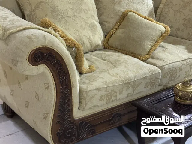 كنب للبيع مستعمل