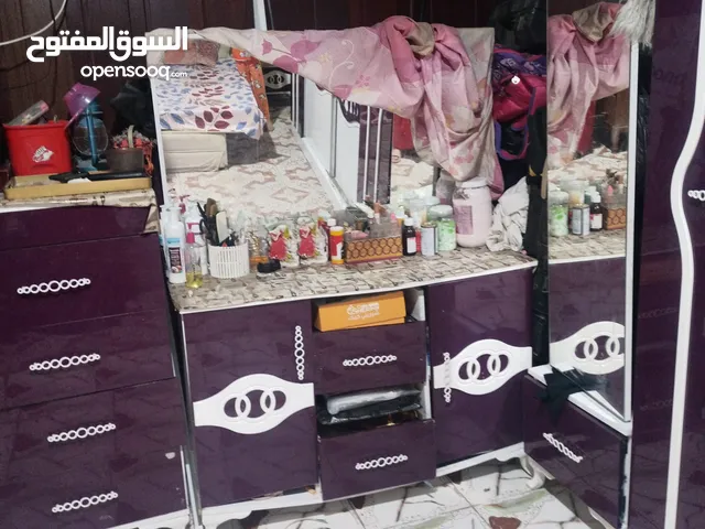 غرفه نوم كامله ب500 وبيه مجال مكانه قبله