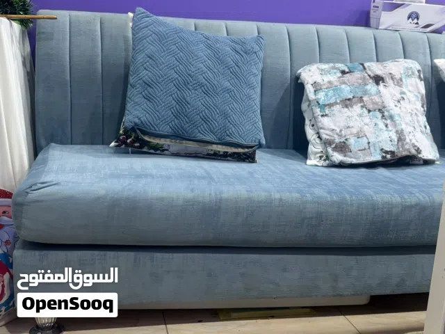 تسريحه وركنه ثلاث قطع واتنين كرسي بلاستيك