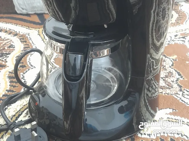 الة صنع القهوة للبيع نظيفه شغاله مقابل للسوم بيعا مستعجله