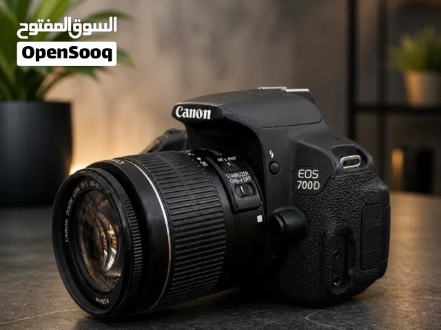 للبيع كامرا كانون 700D شاشه لمس قلاب بسعر مناسب