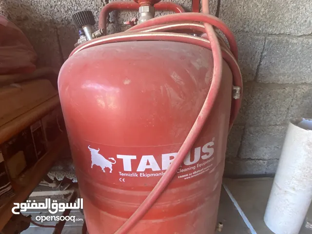 السلام عليكم مضخة رغوا لغسيل السيارات للبيع استعمال نظيف بالمسدس والطوبو
