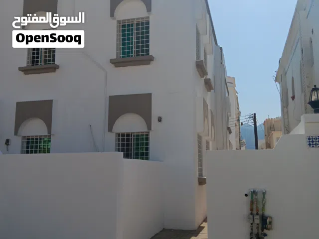 استوديو للايجار في الخوير اول خط من شارع الماها  studio for rent in Al khuwir in Al Maha Street