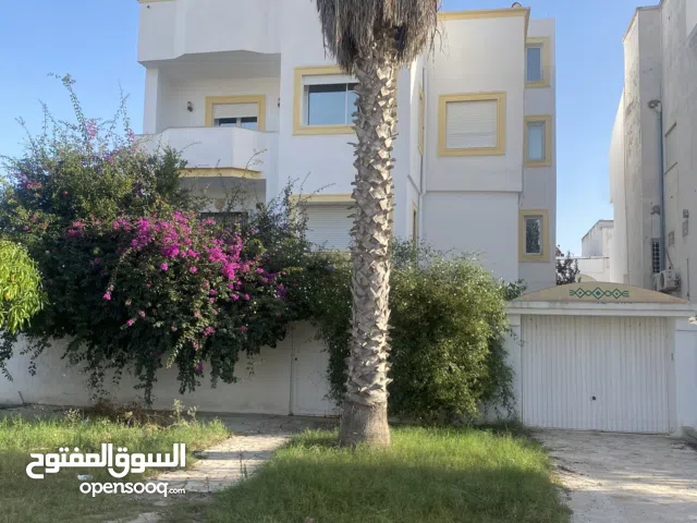 فيلا للبيع المرسى طريق قمرت