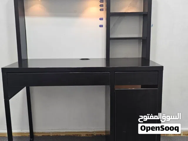 مكتب دراسي جديد من انتاج ايكيا    بسعر ممتاز جدا  استعمال سنه
