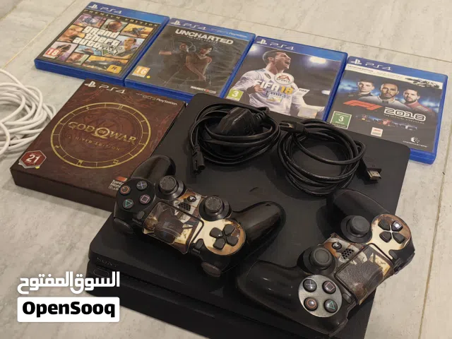 80ريال بلايستيشن 4 بكامل ملحقاتها مع 2 جهاز