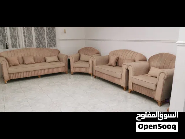 للبيع 4 كراسي مكون 8 شخص الي 9