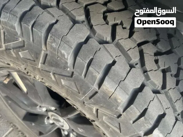 تواير حجرية فل نقشة استخدام بسيط مافيهن رقعات ولا تآكل من داخل مقاس 18 موديل 24