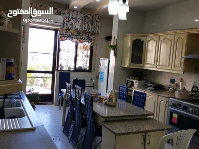 225 m2 4 Bedrooms Apartments for Sale in Amman Al Rabiah