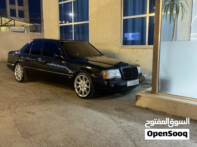 1991 مرسيدس بنز الفئة-E E 300