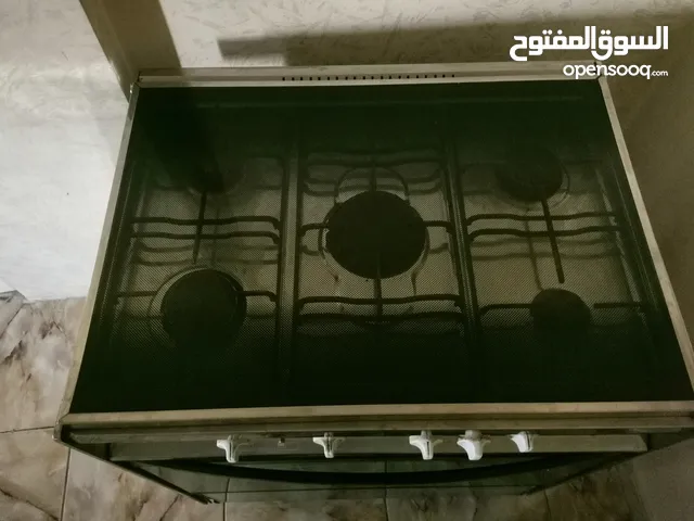 فرن غاز بحالة الوكالة خمس عيون