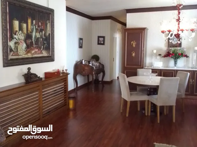 شقة للبيع في عبدون بسعر مغري