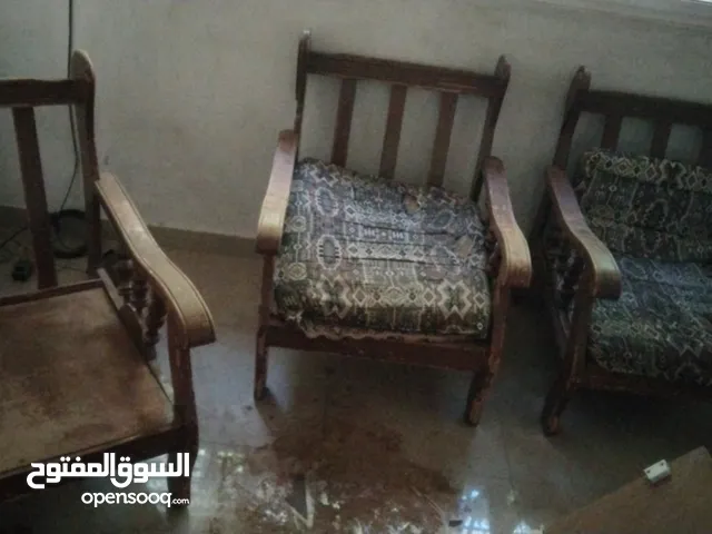 مورس للبيع مع طاولة وسط