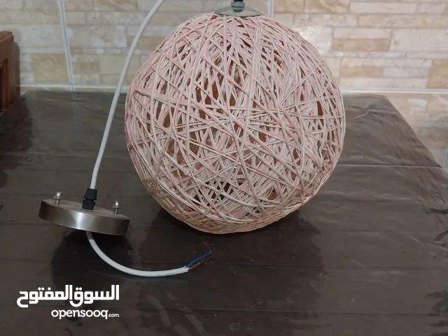 ثريا لون زهري مستعمل للبيع