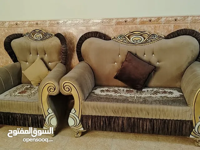 تخم ونص ملكي 8 مقعد مستعمل شهرين ياخذ 18 نفر بي مجال بالكوت