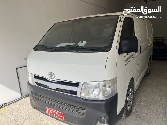 Toyota Hiace 2013