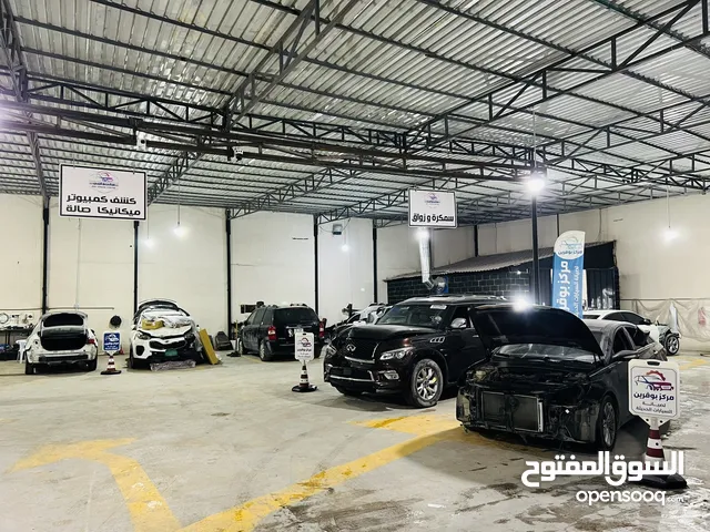 مطلوب اسطي سمكري واسطي ميكانيكي مع صالة