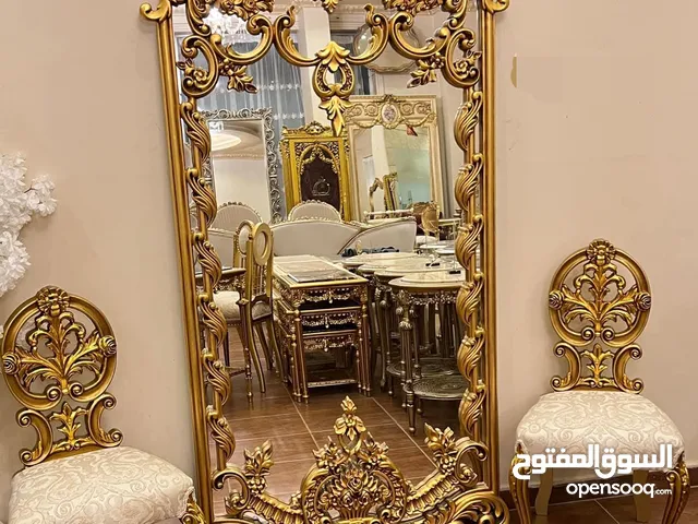 أنتيكات ع الطراز الفرنسي العتيق مصنوع من خشب الزان الطبيعي وتم تصنيعه يدويآ