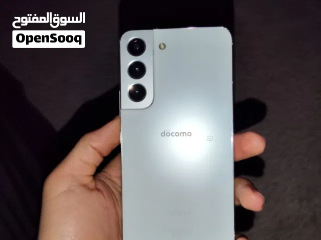 سامسونج s22 5g 256g لون ابيض وشوف الوصف وسعره تبارك الرحمان وساهل مع الشاري مانقصرش