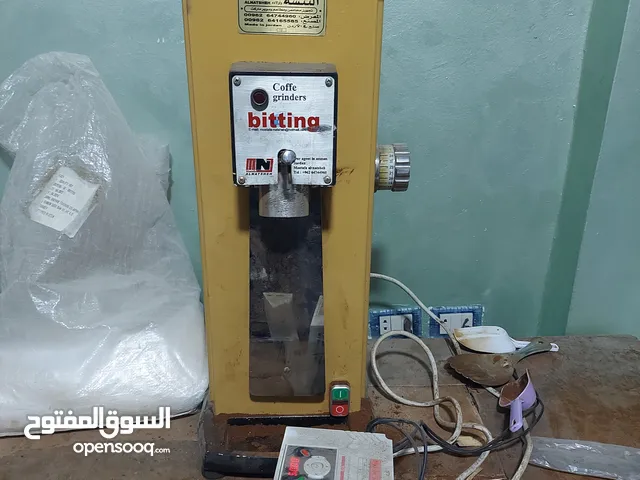 ماكينة طحن قهوة النتشة شبه وكالة  الله يبارك شغالة 100% فيها مجال في السعر بشيء بسيط