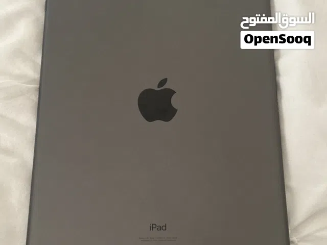 ايباد جيل التاسع بحاله ممتازة. 256 جيجا شامل كرتون وشاحن