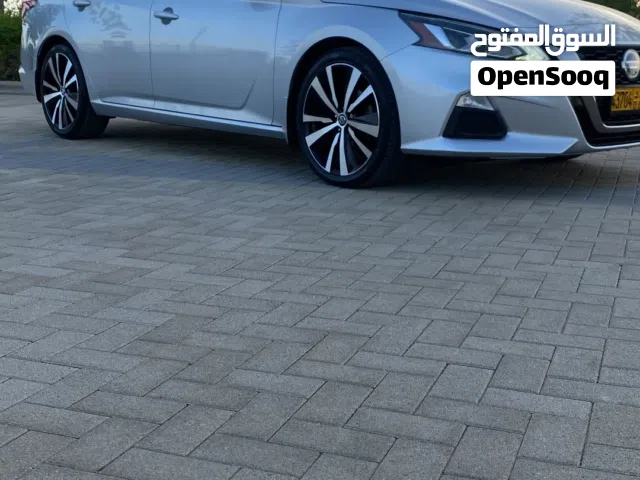 2019 نيسان التيما SR