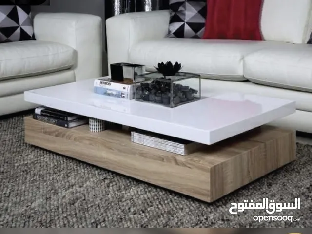 ديكور أخشاب طاولة صالة جلوس بلون ابيض ناعم مع الخشبي قوية و عملية تناسب جميع الاذواق و جميع الديكور