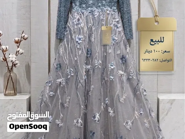 فستان زفاف تصميم لبناني فاخر - ملكي وبحالة الوكالة (لبسة واحدة)