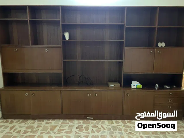 مكتبة او بوفيه للبيع