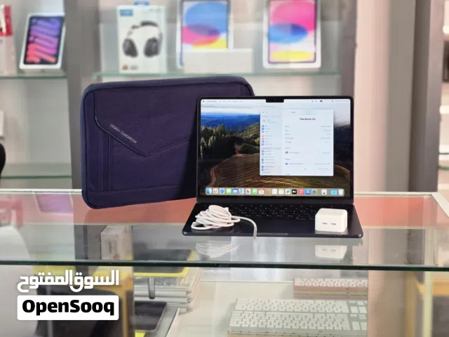MacBook Air 2024 — M3 — 512GB SSD — 8GB RAM