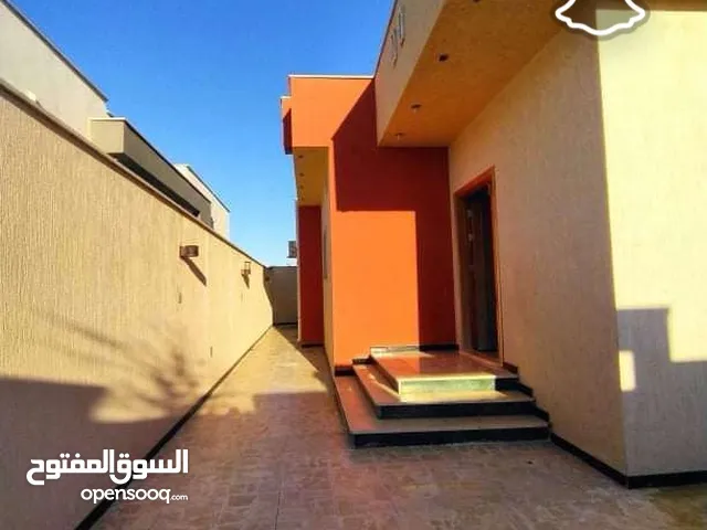165 m2 3 Bedrooms Townhouse for Sale in Tripoli Al-Baesh