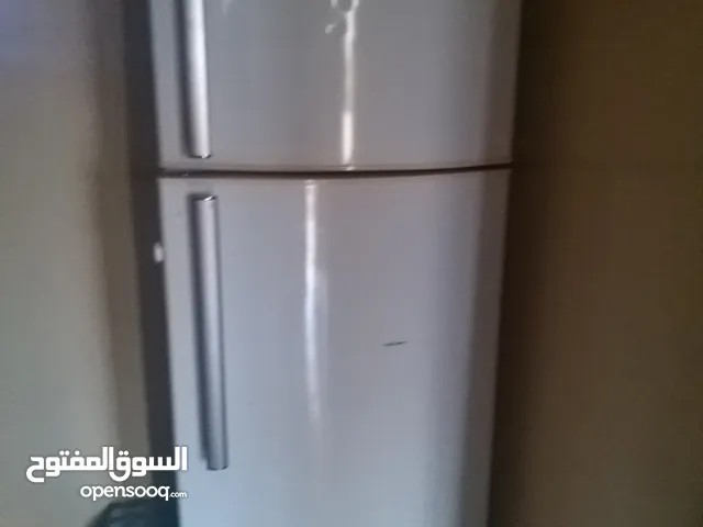 ثلاجة للبيع