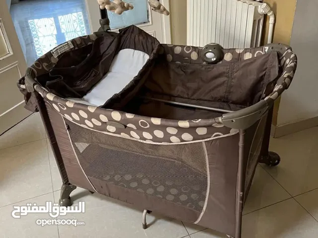 سرير أطفال مع فرشته نوعية ممتازة