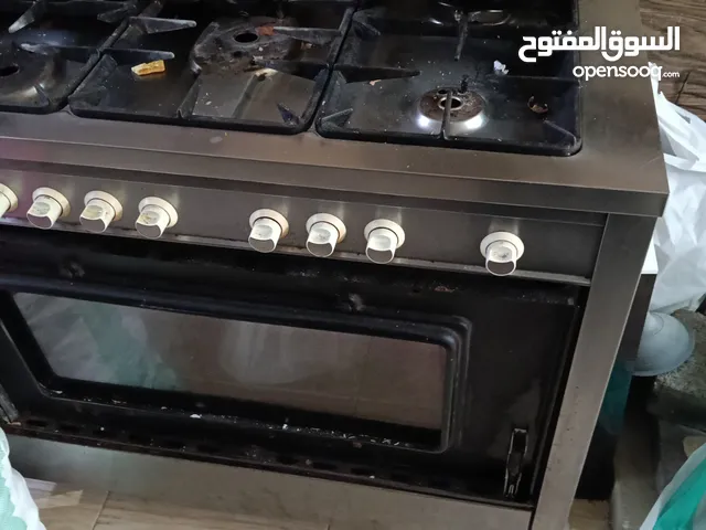 طباخة مستخدمة