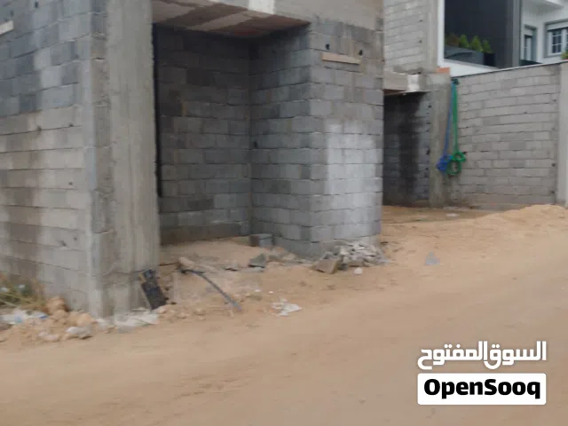 210 m2 5 Bedrooms Townhouse for Sale in Tripoli Ain Zara